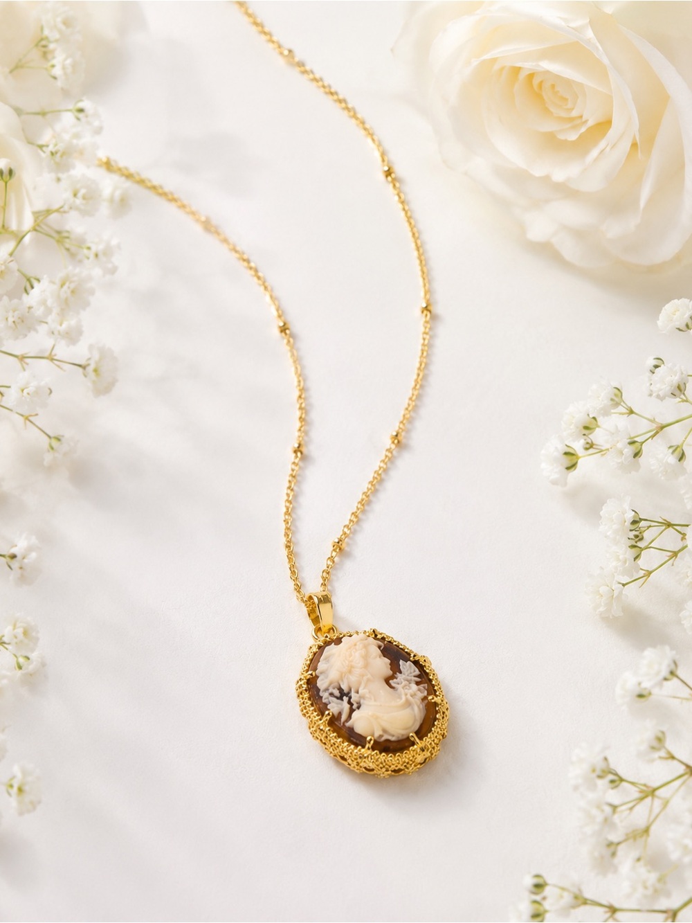 Gold Cameo Pendant Necklace - Elegant Cream & Brown Women's Jewelry